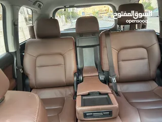  2 لاند كروزر 2018 V8 .. 5700 cc