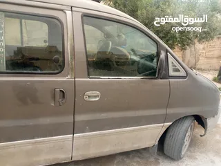  3 باص ستركس للبيع موديل 2000