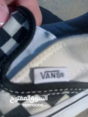  4 بس ب7 دنانير ال3 احذية (nike converse vans) السعر مش منطقي وما بتلاقي بهيك سعر ونظافة