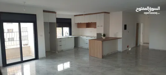  9 لليجار شقه جديده سطح مرحبا بجانب مخازن صندوقه