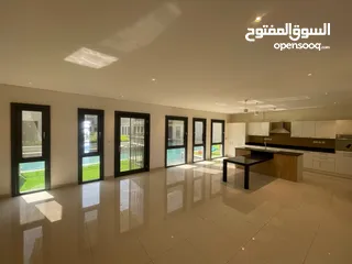  3 4 + 1 BR Incredible Townhouse in Dar al Zain