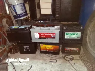  2 بسعر حرق عرض على بطاريات السيارات المستعمله بحال الوكاله وكفاله شهر بطاريتك لباب بيتك