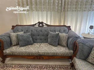  8 طقم كنب غرفه ضيوف مع طقم طاولات للبيع بسعر مغري