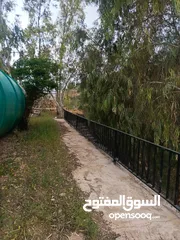  16 مزرعه مع 2 بيت ريفي مخدومه ماء وكهرباء مساحتها 4712