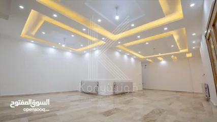  1 بناية سكنية للبيع في الصويفية