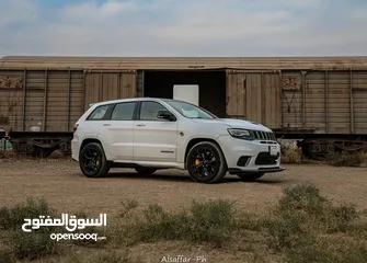  7 Jeep trackhawk