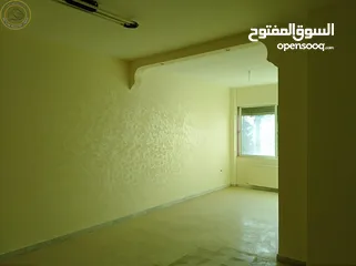  22 شقة أرضية مميزة للبيع في خلدا  - خلف الموفنبيك وقرب لاكي 210م مع حديقة وترسات 80م