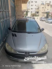  1 سيارة بيجو للبيع بحالة ممتازة السيارة جديده وكلشي فيها بالنايلون