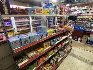  4 سوبر ماركت للبيع  قائم بموقع مميز وحيوي وسكني ودوائر حكوميه ومدرسه وبجواره 7 مصانع