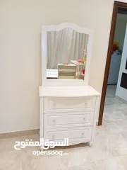  6 سكوتر ايطاليه وغساله صحون وافران وغرفه نوم نفر واحد وثلاجه وجفافه ومكيفات عموديه وغيرها