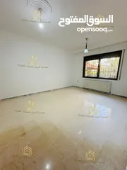  3 شقة طابقية - 4نوم 2ماستر - 400م - ارضية - حديقة - ترسات - موقع هادئ ومميز