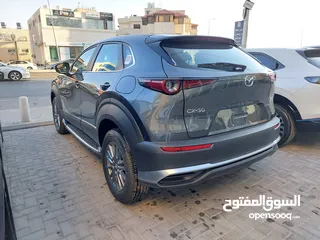  12 مازدا CX-30 كهربائية بالكامل موديل 2023