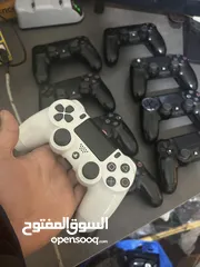  3 ايادي ps4 اصليةةةة مجددة بحالة الجديد  مع كفالة شهر استخدامية وكل اشي فيها تمام والفحص قبل الاتسلام