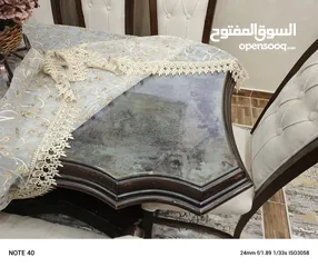  8 غرفه الضيوف تفصيل خشب زان مع سجاده مع طاوله الوسط ومرفقاتها مع طاولتين وسط كبار مع غرفه سفره