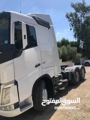  3 فولفو شاحنا