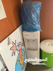  4 كرفان 4*8 للبيع مع مقاعد دراسية وطاولات