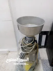  1 ماكنه قهوة  طحن بحاله ممتازه