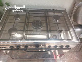  2 this ovens good condition and clean