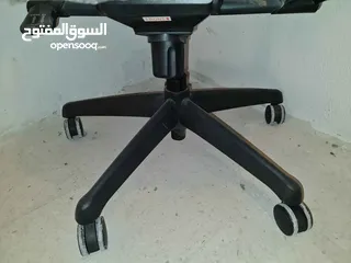  3 كرسيين مدراء مكتبيه نوعيه فاخره