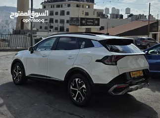  4 kia Sportage Hybrid 2022