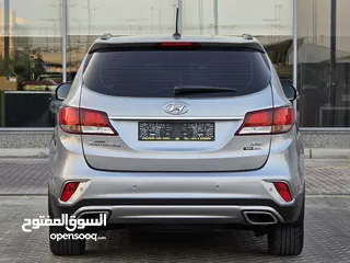  5 HYUNDAI GRAND SANTA FE GCC 2018 FULL OPITION // ORGINAL PAINT // 2KEYS // PERFECT CONDITION