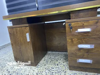  1 مكتب + كرسي للبيع