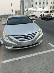  4 HYUNDAI SONATA