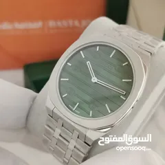  1 الساعة التريند جوتشي ... الرفيعة ... بسمك كريدت كارد ..... نسخة عالية الجودة .... ،،A7+  متوفرة الان