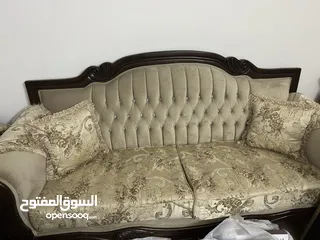  2 طقم كنب ضيوف بحالة الوكالة 9 مقاعد للبيع
