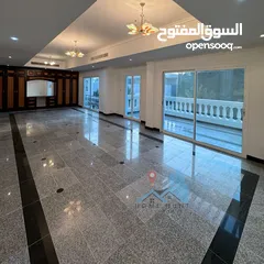 14 QURM  HIGH QUALITY 6+1 BR VILLA WALKABLE FROM THE BEACH