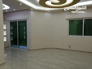  24 فيلا للبيع