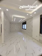  4 ام السماق 210م بسعر مغري