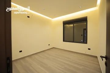  16 اخير مع روف مساحة 195 م