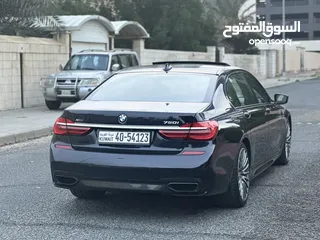  4 BMW 750i 2016