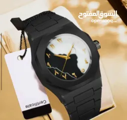  3 الساعة الترند الكاملة بالسواد – والبياض بارقام عربية أنيقة تضيف لمسة تراثية رقمية .