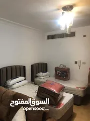  3 غرفة وصالة مفروشة فرش كامل قرب الحسين للسرطان منطقة مميزة ومخدومة