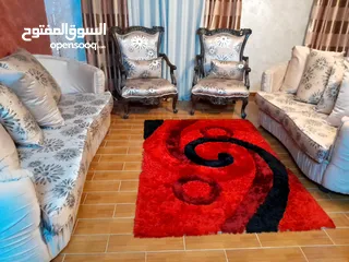  3 طقم كنب فاخر بحالة شبه جديد تفصيل  تركي تصميم مميز للبيع بسعر مغري خشبه ممتاز ورائع