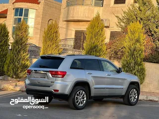  12 Jeep grand Cherokee model 2011 Personal use for sale.