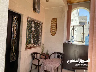  28 عماره مميزه للبيع في عمان- جبل الحديد