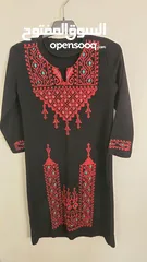  2 فساتين بناتي مستعمل