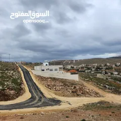  1 524 م للبيع في بيرين على 3 شوارع جميع الخدمات