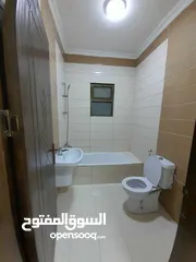  12 للايجار شقه مميزه سوبر ديلوكس تتكون من3نوم مع الماستر2حمامات صاله صالون مطبخ بلكون والموقع بالتفاصيل