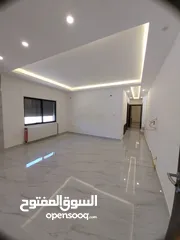  11 خلدا 150م ورف بناء35م وتراس 70م