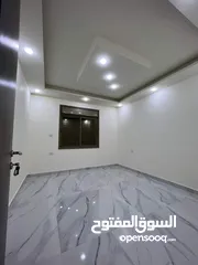  7 شقق سكنبه فاخره للبيع