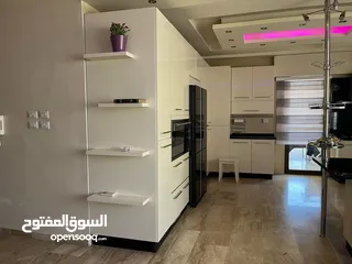  10 شقة شبه طابقية سوبر ديلوكس بمساحة 284m