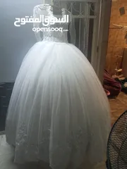  9 فستان عروس عدد 2 للبيع