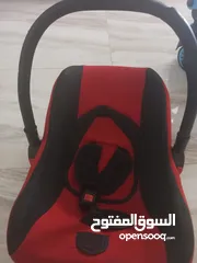  2 كرسي بيبي (كوت أو كارسيت ) للمنزل أو للسياره مستعمل للبيع
