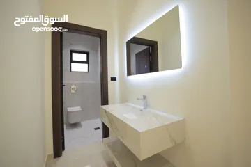  12 اخير مع روف مساحة 195 م