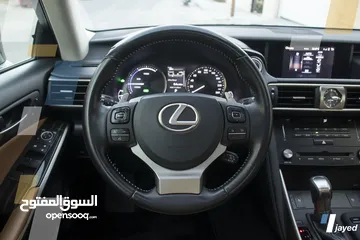  13 Lexus IS300H 2018 - للبيع