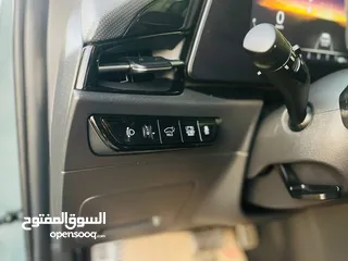  13 كيا نيرو هايبرد 2023 الاضافات الكاملة باللون المميز